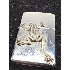 Zippo Lighter 2000 3D Frog Design Silver Tone Bradford PA Made in USA Unused